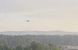 IZGORELO 60 VIKENDICA KOD GOLUPCA: Vatrogasci i helikopteri i dalje bore sa vatrenom stihijom! (VIDEO)