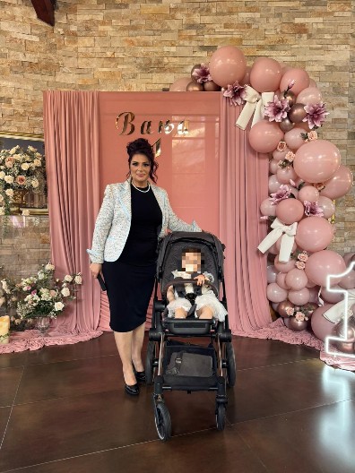 VELIKO SLAVLJE U DOMU SANJE MALETIĆ Ana Bekuta blista u haljini od 1.000 evra! (FOTO/VIDEO)