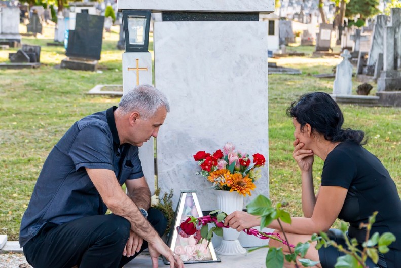 SRBI PRAVE OGROMNU GREŠKU NA SAHRANAMA Sveštenici upozoravaju – ovo NIJE hrišćanski običaj, već teški greh prema pokojniku!