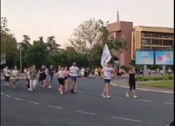DA LI DOBRICA UOPŠTE IMA OČI? Veselinović se hvali blokadom koju vidi samo on – istina na snimku je brutalna! (VIDEO)