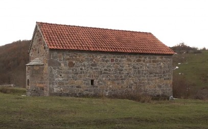 LAŽNI ALBANSKI "EPISKOP" NASILNO POKUŠAO DA ZAUZME SRPSKU CRKVU NA KOSOVU: Eparhija podnela treću prijavu