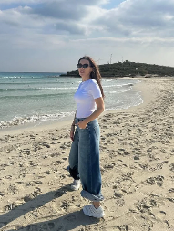 TELO KOJE ODUZIMA DAH! Voditeljka Slagalice u hot izdanju, u vatreno crvenom izazvala haos na mrežama! (FOTO)