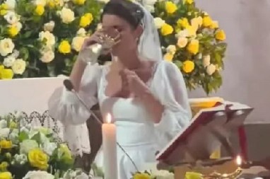 OVO JOŠ NIJE VIĐENO NA VENČANJU Mlada eksirala vino za pričest, sveštenik joj oteo pehar iz ruke