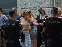 SRAMNO, BLOKADERI OPET PROVOCIRAJU POLICIJU Sakrili se iza maski, bruka kako se ponašaju (FOTO)