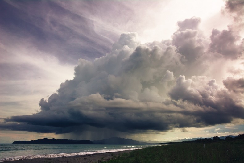 RIZIK DRASTIČNO RASTE! Stiže superćelijska oluja, orkanski udari vetra nosiće sve pred sobom!