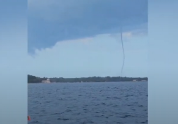 MEGAPIJAVICA SNIMLJENA U KOMŠILUKU "Nosi sve pred sobom" (VIDEO)