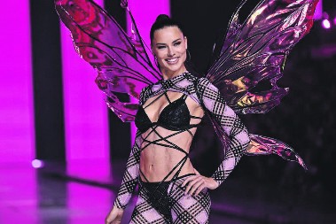 OVO JE ĆERKA ADRIJANE LIME I MARKA JARIĆA Upoređuju je sa majkom i predviđaju manekensku karijeru! (FOTO)