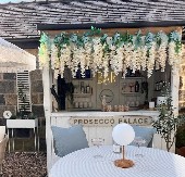 SPOJILI SU LEPO SA KORISNIM I NAPRAVILI BAR U DVORIŠTU Potrošili su malo para, a sad uživaju i - zarađuju