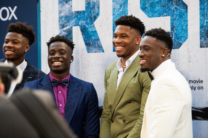 EVROLIGAŠKA BOMBA Adetokumbo oblači crveno-beli dres