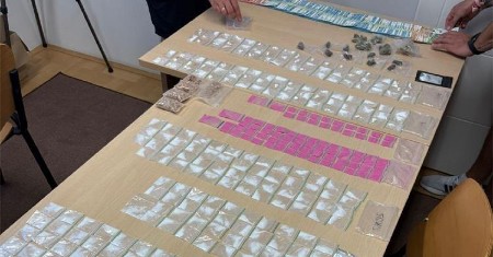 VELIKA AKCIJA POLICIJE Dileri na Jadranu imali punu sobu droge! (FOTO)