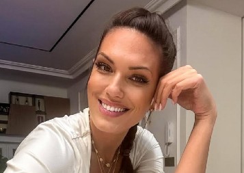 VILICE DO PODA! Nina Radulović pokazala telo iz snova, a svi se pitaju jedno (FOTO)