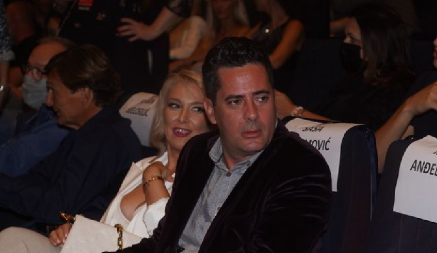 "REDAR ME JE UDARIO PESNICOM U GLAVU" Priveden brat Željka Joksimovića, evo šta se desilo!