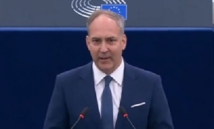 BARTULICA PUMPA, EVO ŠTA O SRBIMA KAŽE ONAJ KOME SU BLOKADERI TAPŠALI U BRISELU