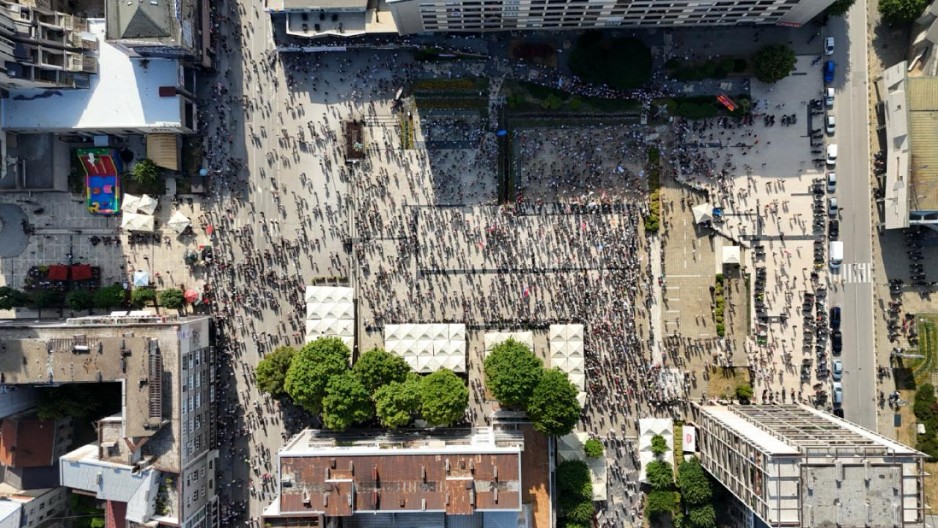 ŠAKA JADA NA PROTESTU Ovako izgleda blokaderski skup u Užicu (FOTO)