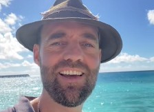 ZA 10 GODINA JE PROPUTOVAO CEO SVET IAKO NIJEDNOM NIJE LETEO AVIONOM Otkrio je i koja je najgora zemlja koju je posetio