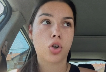 UNA DOŽIVELA HOROR U MLADENOVCU U životu nije videla ovakav okršaj pasa, uputila hitan apel vlasnicima ljubimaca