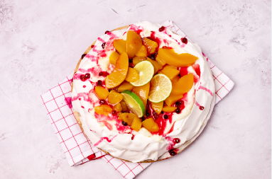 PAVLOVA TORTA SA BRESKVAMA Lagana letnja poslastica ukusa koji budi sva čula