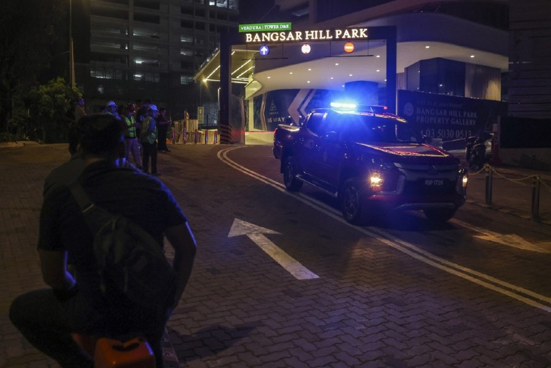 UHAPŠENO 20 LJUDI NA GEJ ŽURCI Policija upala u kuću, pa našla uznemirujuće stvari, evo kakva kazna ih čeka