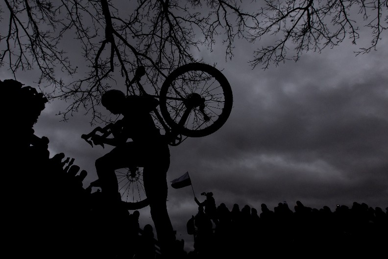 TRAGEDIJA Biciklista preminuo, pao tokom trke, nije mu bilo spasa