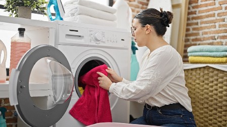 MAŠINA ZA VEŠ OVAKO UŠTEDI 40% STRUJE Stručnjaci otkrili idealnu temperaturu za pranje odeće