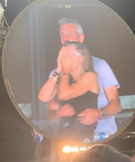 OŽENJENI BIZNISMEN LJUBAVNICU HVALIO NA SVA USTA Ovako je o njoj govorio nekoliko meseci pre nego što su uhvaćeni na koncertu