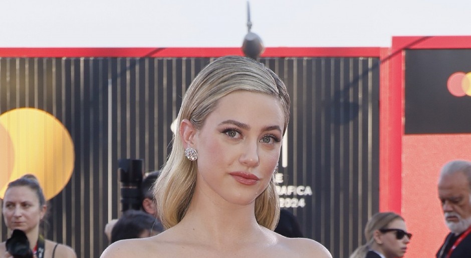 ZBOGOM PLAVOJ KOSI Prelepa glumica napravila drastičnu promenu, evo u koju nijansu se ofarbala