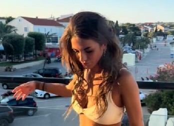 IRKINJA DOŽIVELA ŠOK NA ODMORU U HRVATSKOJ Izašla na terasu i zatekla haos, a onda je jednim potezom raspametila Balkan! (VIDEO)