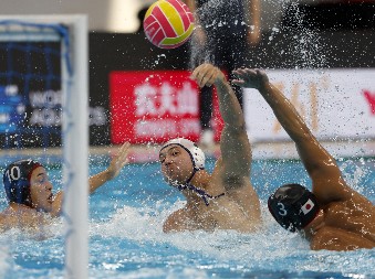 SVET GLEDA Sa istoka stiže slika: Potapanje Amerike!