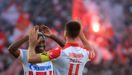 POKER ZVEZDE NA OTVARANJU SUPERLIGE Crveno-beli po notama Ivanića razbili Javor