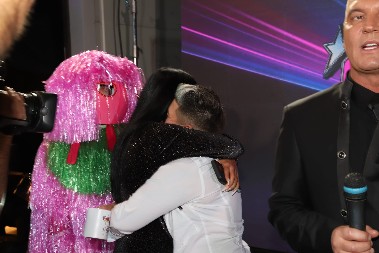 MATORA ŠČEPALA DEVOJKU NAKON ŠTO JE NAPUSTILA ELITU 8 Kamere uhvatile sočan poljubac dve učesnice