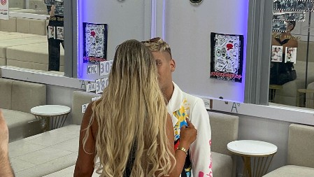 KAMERE SNIMILE UZNEMIRUJUĆI TRENUTAK NA ŽURCI ELITE 8 Nije prošlo ni 24 sata kako su izašli iz kuće, već se posvađali