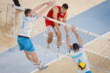 PORAZ ZA KRAJ LIGE NACIJA Srbija posle drame u pet setova izgubila od Slovenije