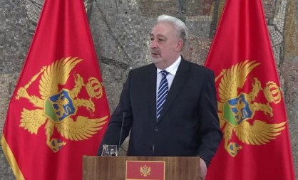 BIVŠI PREMIJER PONOVO HIT NA DRUŠTVENIM MREŽAMA! Miroslav Parović ispravio profesora