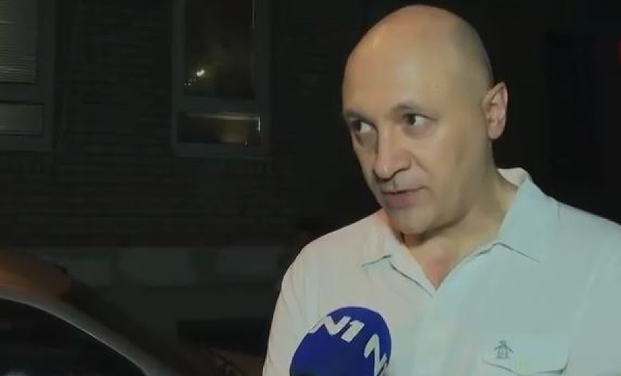 ZGUBIDANI I SAMI PRIZNAJU Ovo što radimo je čist idiotizam