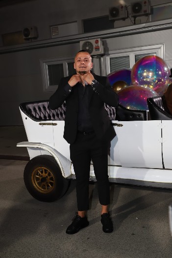 TERZA SE ZAKUCAO ZA DNO Najavio borbu za ćerku, pa završio u krevetu sa ovom cimerkom, sve isplivalo javno (FOTO)