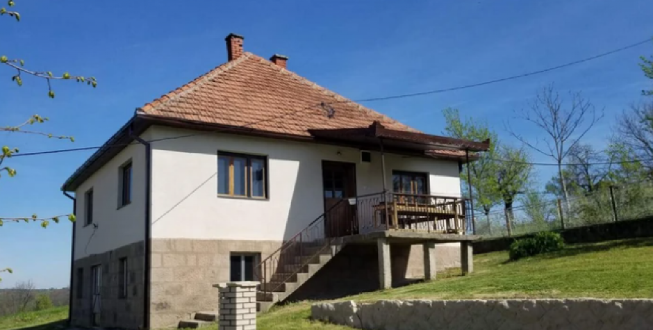 Jelena prodaje dve kuće za 58.000 evra: Iz ovog kraja BG do njih se stiže za sat