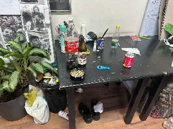 ORGIJALI NA STOLU NA KOM JE KRALJ ALEKSANDAR LEŽAO MRTAV! Posle 5 meseci divljaštva zgubidana SKC izgleda kao smetlište!