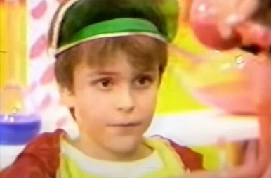 OTAC MU JE DOAJEN SRPSKOG GLUMIŠTA! Dečak sa fotke danas nikog ne ostavlja ravnodušnim svojim talentom - što je stariji bolje izgleda