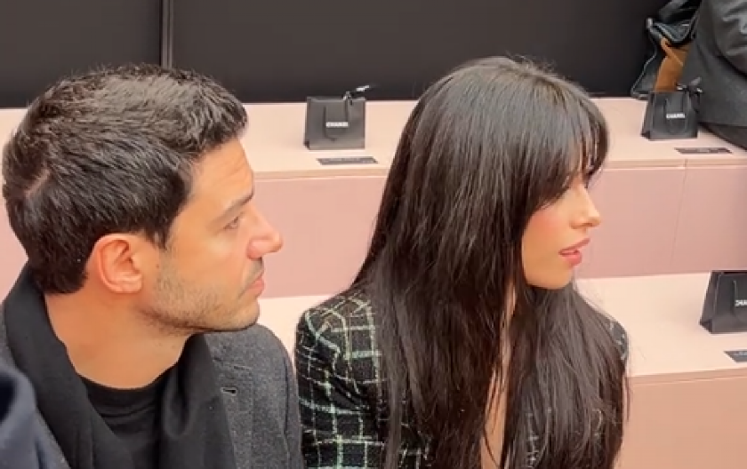 ZGRABILA MILIJARDERA Pevačica uhvaćena u vreloj akciji sa bogatim dečkom, dohvatili se na sred plaže, svi su gledali!