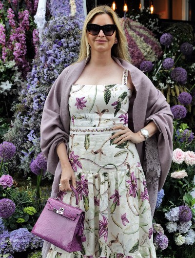 PRE NJEGA JE BILA BEZ DINARA Srpkinja se udala za britanskog milionera, kupa se u parama, život joj je bukvalno bajka