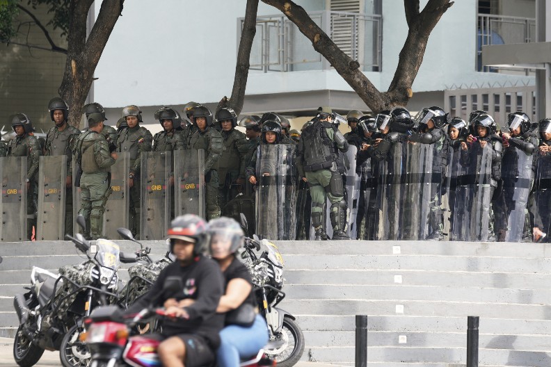 ZATVARAJU SVE GRANICE! Cela zemlja pod opsadnim stanjem, ovo je razlog