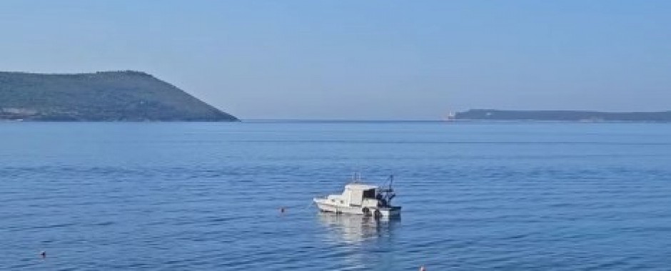 Drama na Jadranu: Turisti u šoku – pogledajte šta se pojavilo između jahti (FOTO)