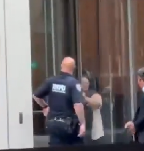 HOROR U AMERICI Ubio pet osoba u zgradi NFL-a, pa izvršio samoubistvo