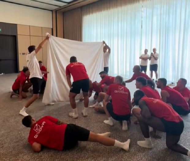 GIBRALTARCI SE LUDO ZABAVLJAJU Pogledajte šta rade fudbaleri Linkolna u hotelu pred meč sa Zvezdom (VIDEO)