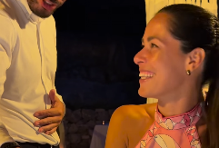 SKINULA PRSTEN, PA SADA UŽIVA SA NJIM Ana Ivanović ne skida osmeh sa lica, evo sa kim je uhvaćena u Španiji! (FOTO/VIDEO)