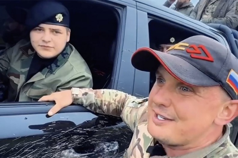 "OVO JE IZDAJA, PISAĆU PUTINU" POSLANIK POSLE TRČANJA PORED KOLA KADIROVA! "Gurnuli su me kao beskorisnog psa"