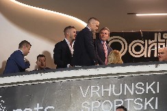 PIKSI TRLJA RUKE Selektor Srbije gleda rapsodiju Partizanovih beba