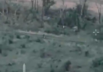 SPAS IZ PAKLA! Ranjeni vojnik pobegao sa fronta električnim biciklom koji mu je doneo dron (VIDEO)