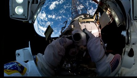 POSADA „SPACEX“ SLETELA NA MEĐUNARODNU SVEMIRSKU STANICU Kapsula lansirana iz NASA centra „Kenedi“