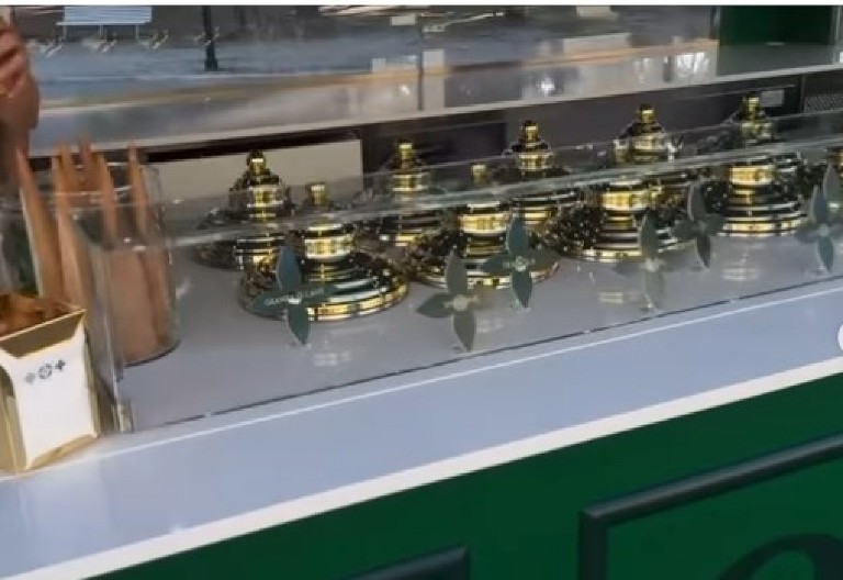 U MALOM GRADU U ITALIJI OTVORENA POSLASTIČARNICA SLAVNOG MODNOG BRENDA U ponudi su sladoledi neobičnog ukusa